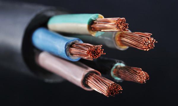 【珠江電纜】?jī)筛?.5平方電線擰在一起等于5平方電線嗎？